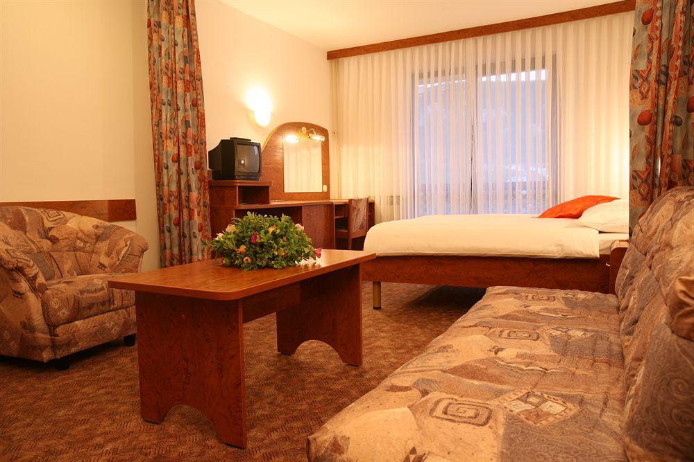 Corinthia